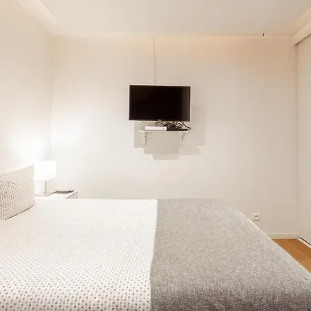 Victor Hugo Flat-3